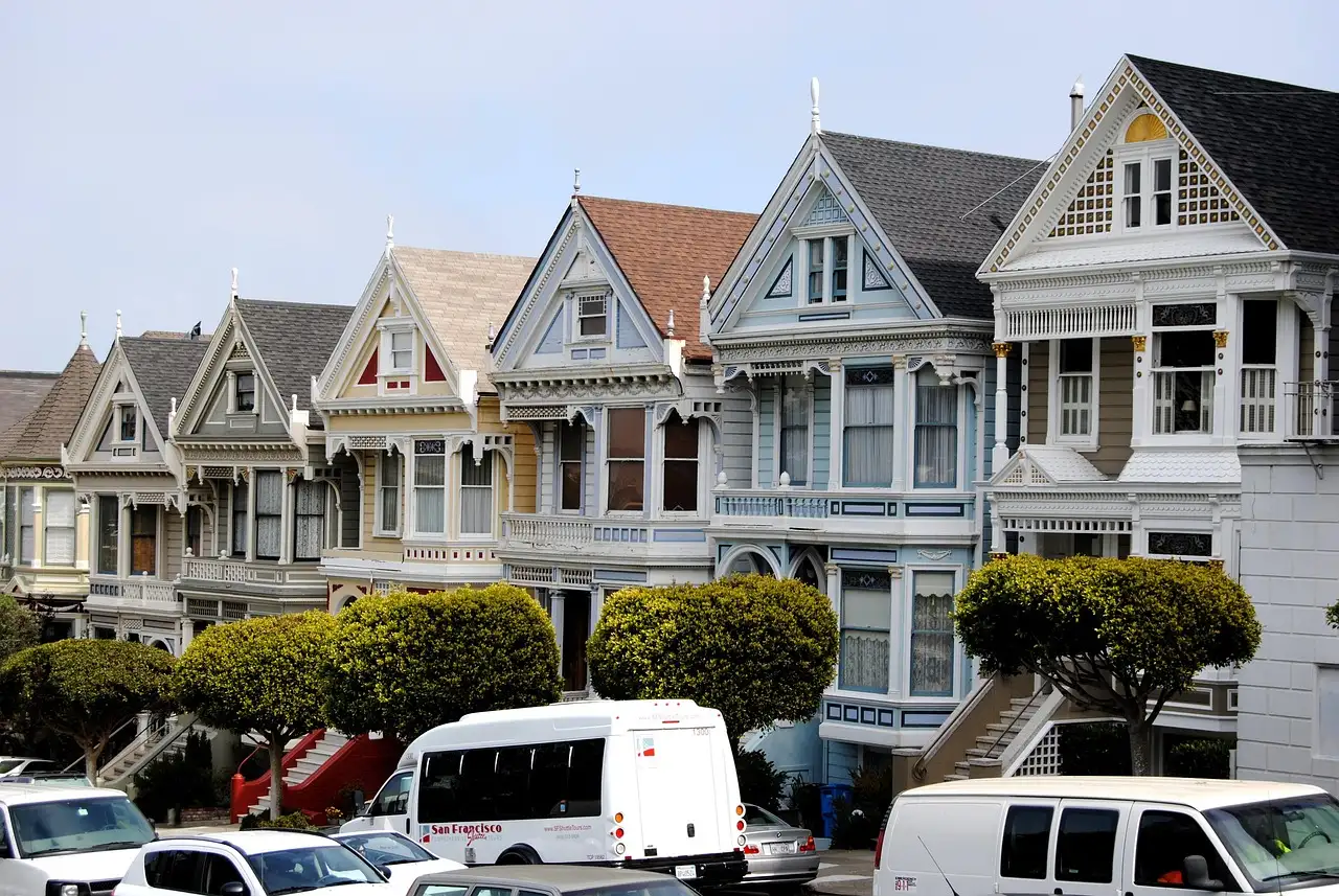The row of Painted Ladies Victorian houses on Steiner Street