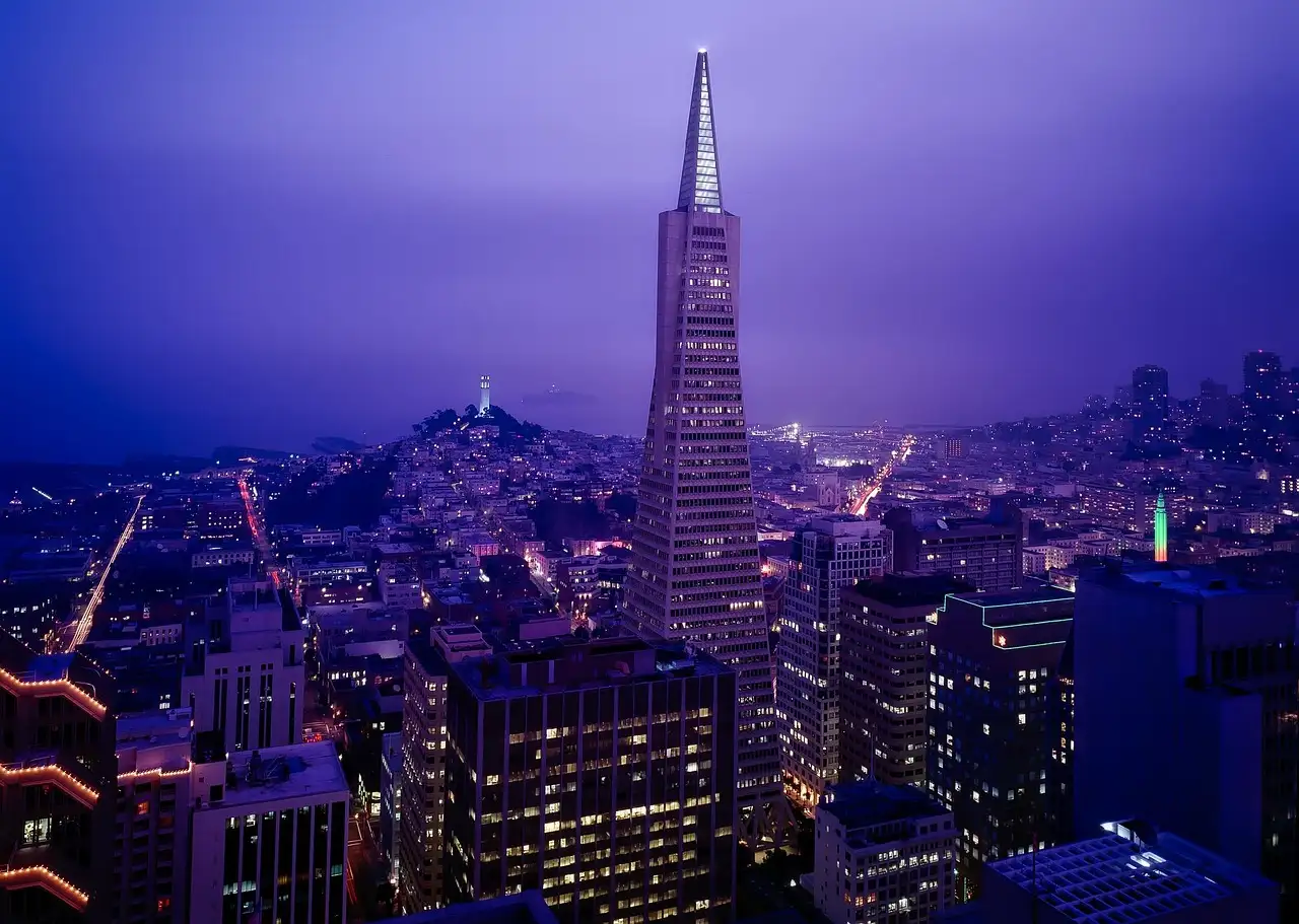 The Transamerica Pyramid and downtown San Francisco lit up at night